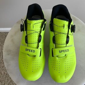 Mens Cycling Shoes with Clips that work with Peloton